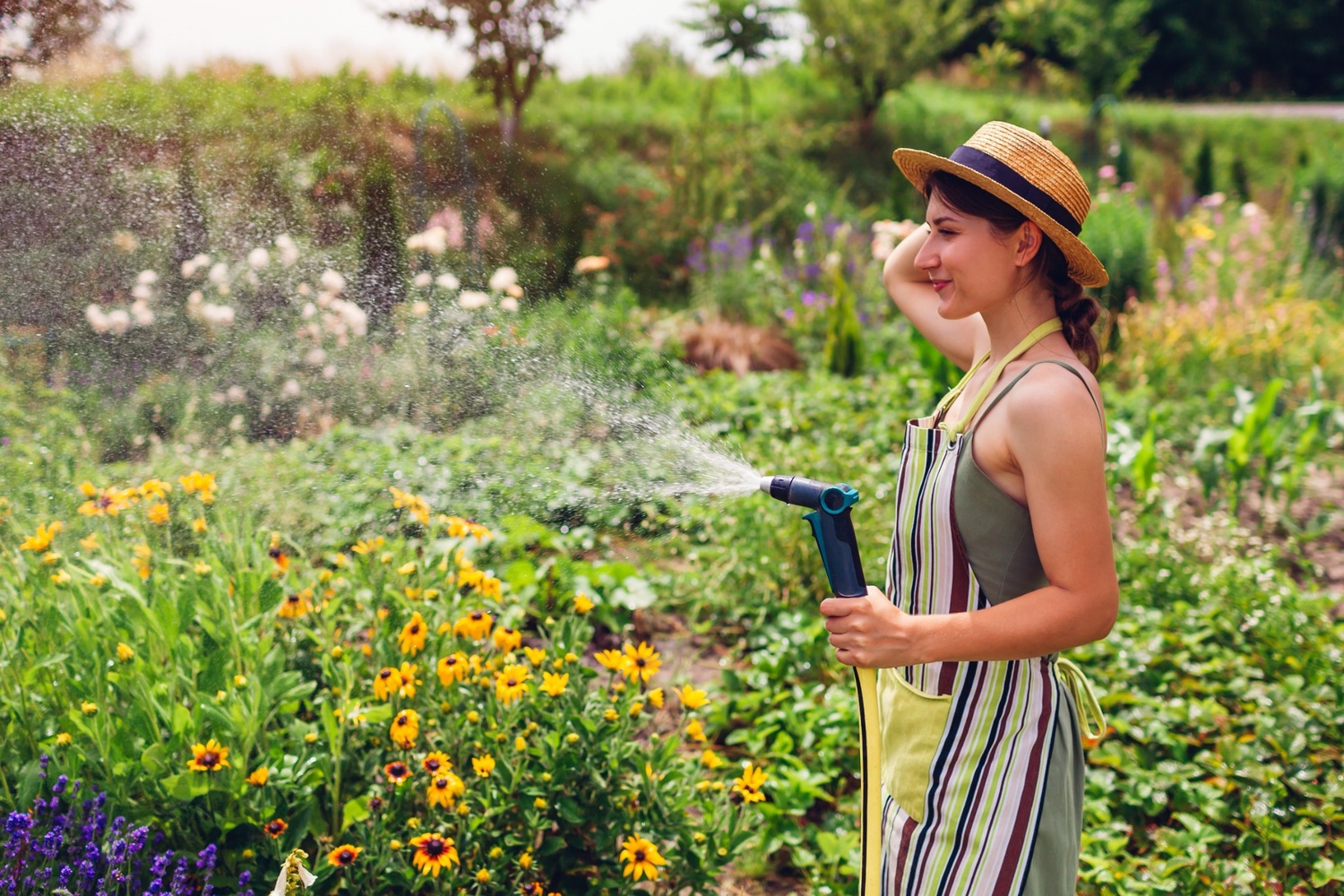Top Tips for Looking After Your Back While Your Garden